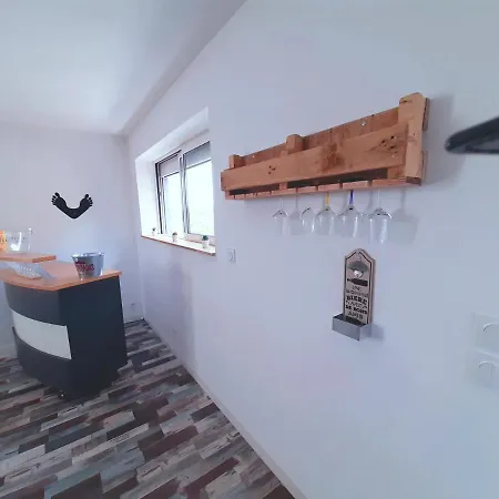 De La Mariee A 7mn Du Puy Du F0u Chambretaud