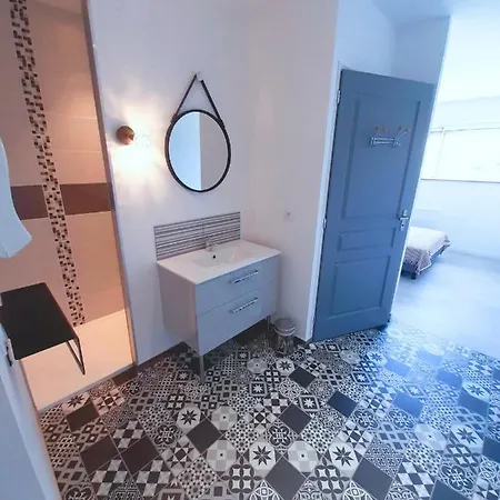 De La Mariee A 7mn Du Puy Du F0u Gæstehus Chambretaud