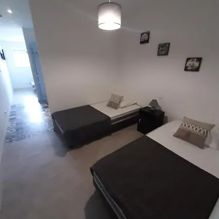 De La Mariee A 7mn Du Puy Du F0u 3*