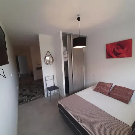 De La Mariee A 7mn Du Puy Du F0u Chambretaud