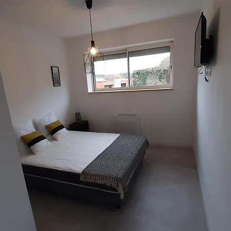 De La Mariée à 7mn Du Puy Du F0u Casa de hóspedes
