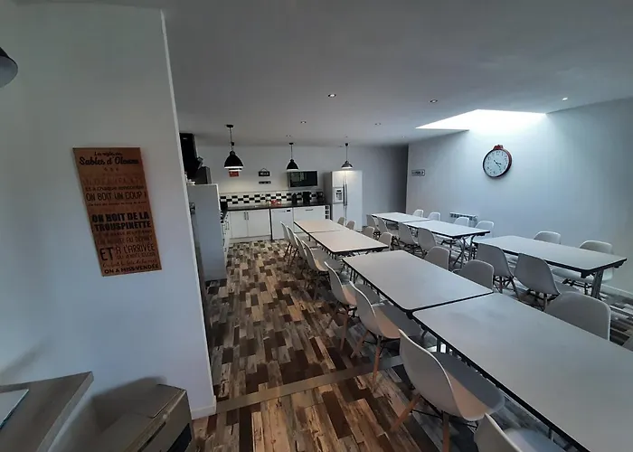 De La Mariee A 7mn Du Puy Du F0u