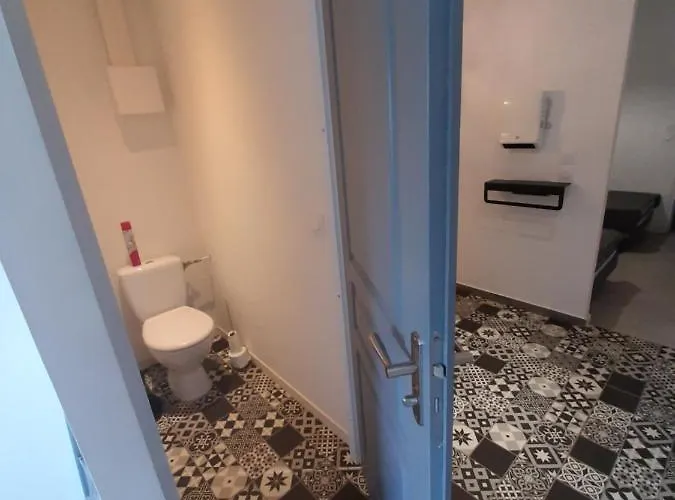 بيت ضيافة De La Mariee A 7mn Du Puy Du F0u Chambretaud